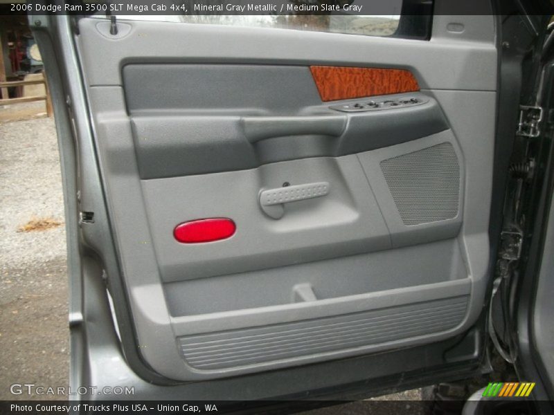 Door Panel of 2006 Ram 3500 SLT Mega Cab 4x4