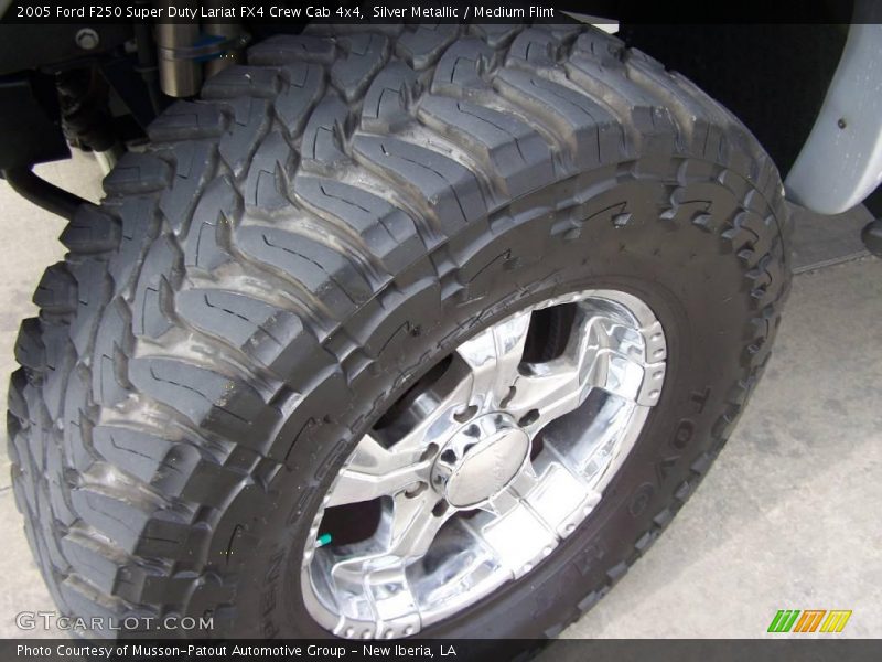 Silver Metallic / Medium Flint 2005 Ford F250 Super Duty Lariat FX4 Crew Cab 4x4