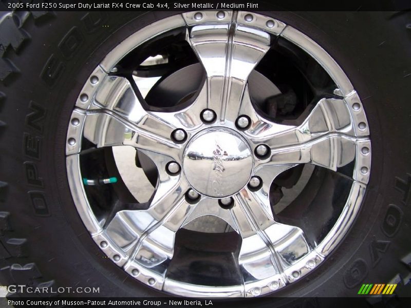 Silver Metallic / Medium Flint 2005 Ford F250 Super Duty Lariat FX4 Crew Cab 4x4