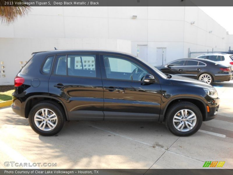 Deep Black Metallic / Black 2013 Volkswagen Tiguan S