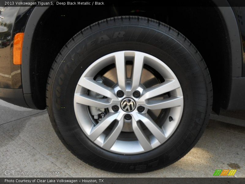Deep Black Metallic / Black 2013 Volkswagen Tiguan S