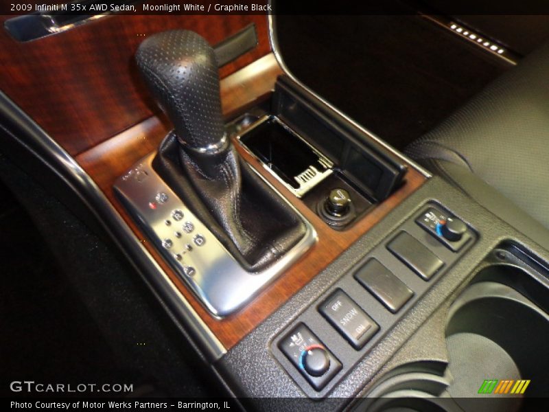Moonlight White / Graphite Black 2009 Infiniti M 35x AWD Sedan