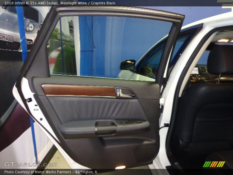 Moonlight White / Graphite Black 2009 Infiniti M 35x AWD Sedan