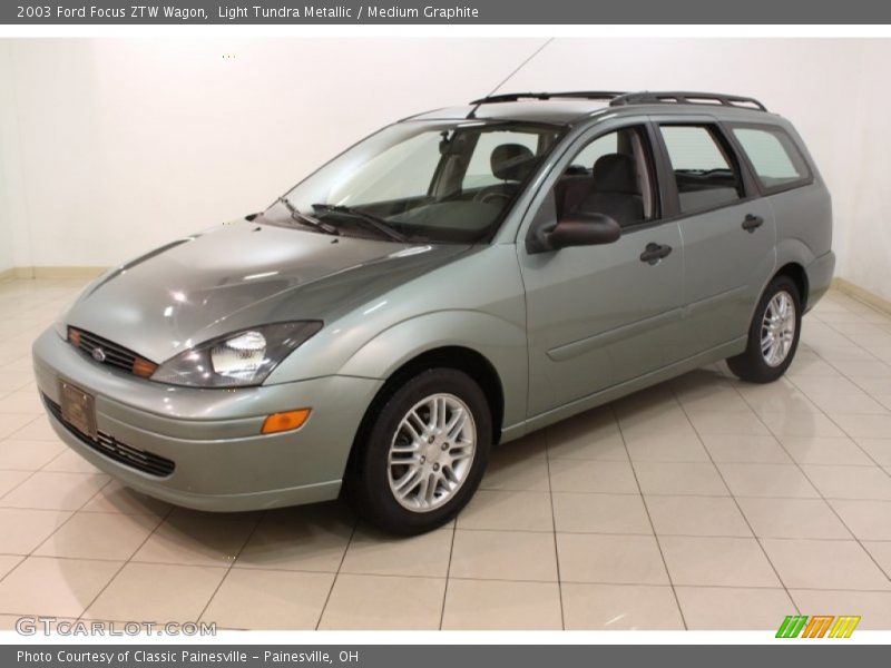 Light Tundra Metallic / Medium Graphite 2003 Ford Focus ZTW Wagon