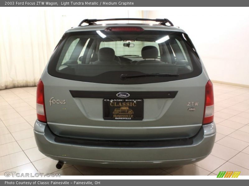 Light Tundra Metallic / Medium Graphite 2003 Ford Focus ZTW Wagon