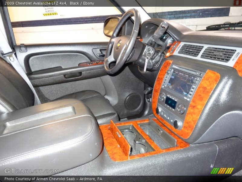 Black / Ebony 2009 Chevrolet Avalanche LTZ 4x4