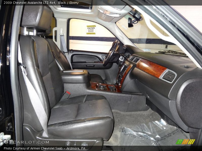 Black / Ebony 2009 Chevrolet Avalanche LTZ 4x4