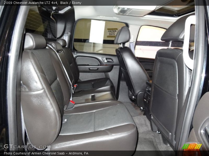 Black / Ebony 2009 Chevrolet Avalanche LTZ 4x4