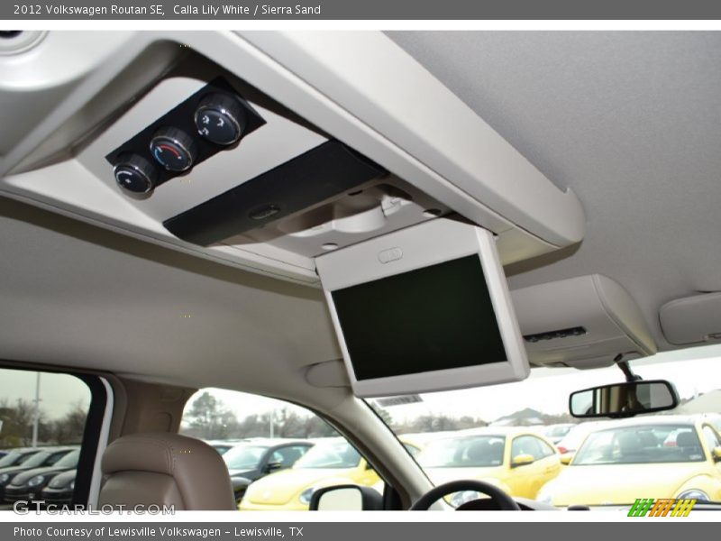 Calla Lily White / Sierra Sand 2012 Volkswagen Routan SE