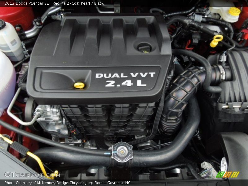 Redline 2-Coat Pearl / Black 2013 Dodge Avenger SE