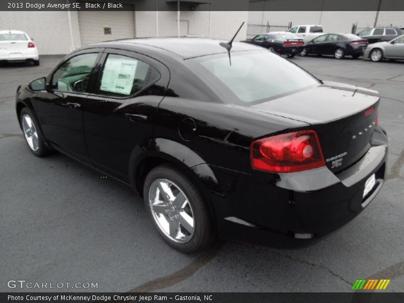 Black / Black 2013 Dodge Avenger SE