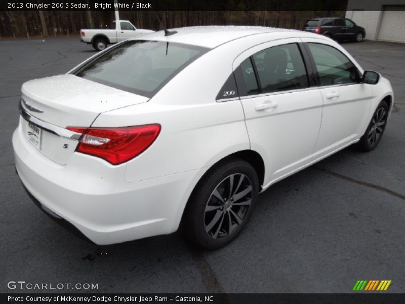 Bright White / Black 2013 Chrysler 200 S Sedan