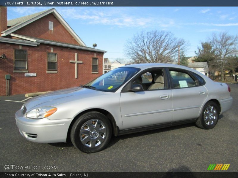 Silver Frost Metallic / Medium/Dark Flint 2007 Ford Taurus SE