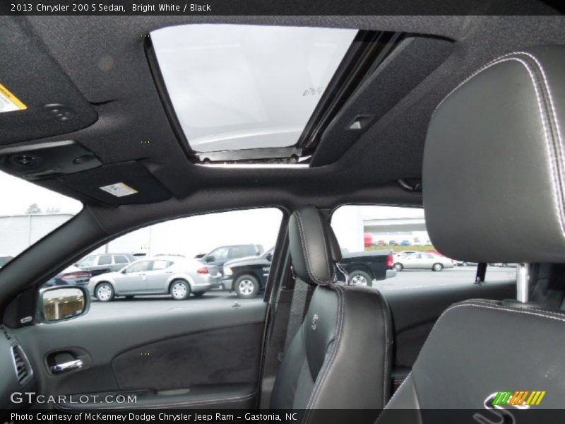 Bright White / Black 2013 Chrysler 200 S Sedan