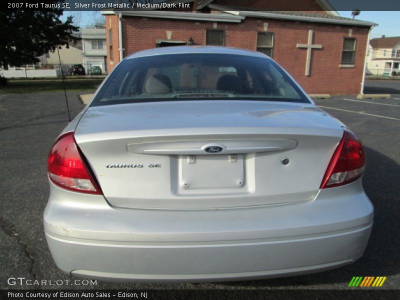 Silver Frost Metallic / Medium/Dark Flint 2007 Ford Taurus SE