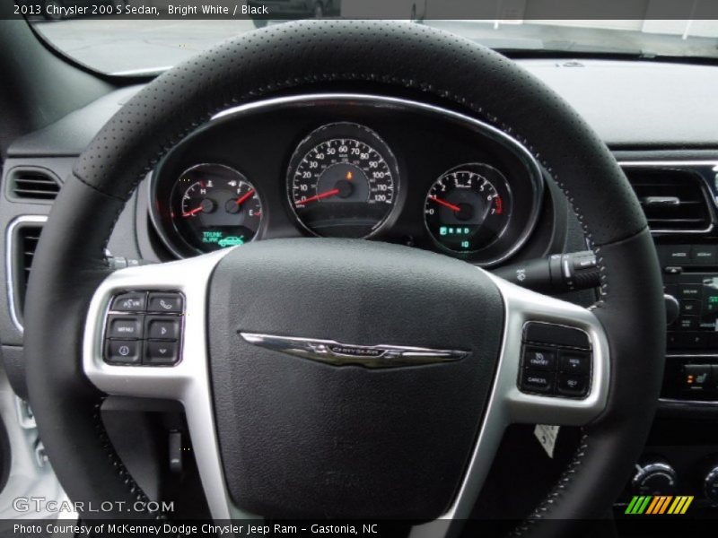  2013 200 S Sedan Steering Wheel