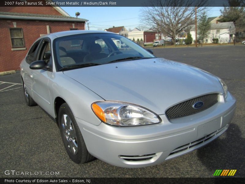 Silver Frost Metallic / Medium/Dark Flint 2007 Ford Taurus SE