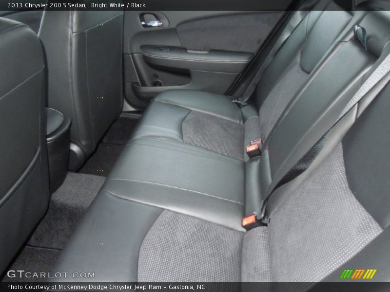 Bright White / Black 2013 Chrysler 200 S Sedan