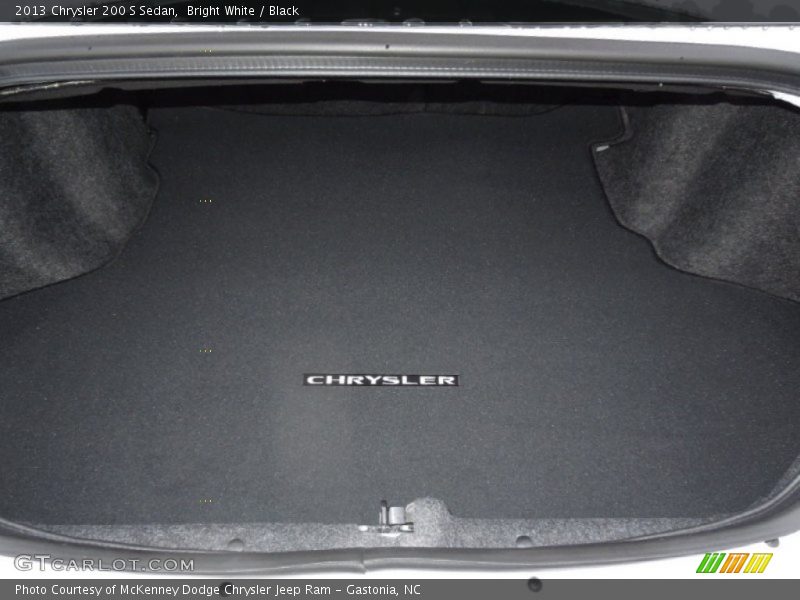 Bright White / Black 2013 Chrysler 200 S Sedan