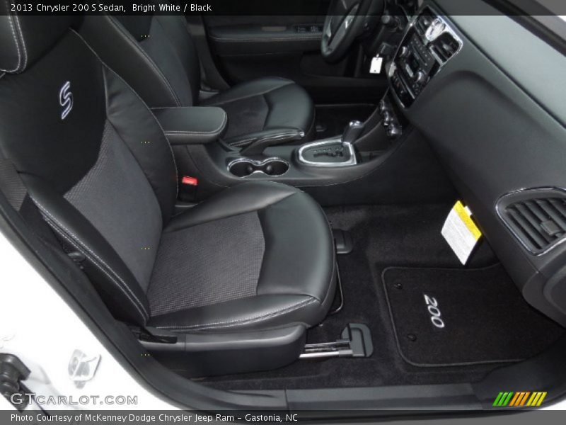 Bright White / Black 2013 Chrysler 200 S Sedan