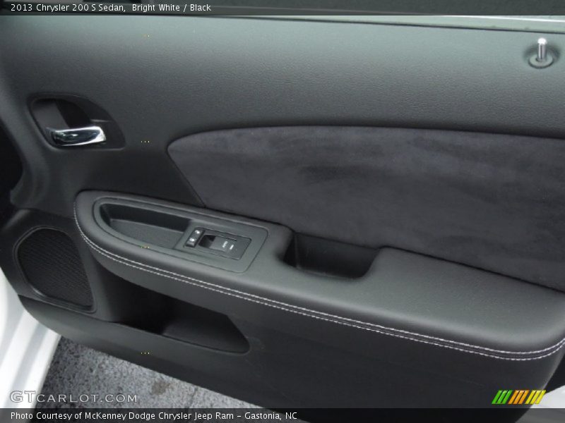 Bright White / Black 2013 Chrysler 200 S Sedan