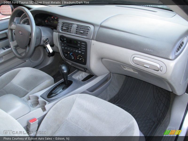 Silver Frost Metallic / Medium/Dark Flint 2007 Ford Taurus SE