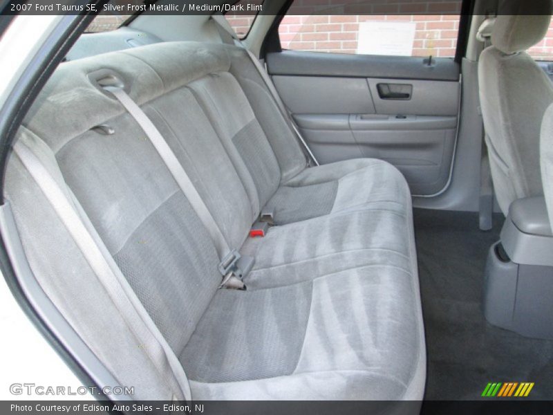 Silver Frost Metallic / Medium/Dark Flint 2007 Ford Taurus SE