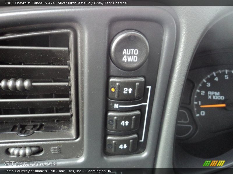 Silver Birch Metallic / Gray/Dark Charcoal 2005 Chevrolet Tahoe LS 4x4