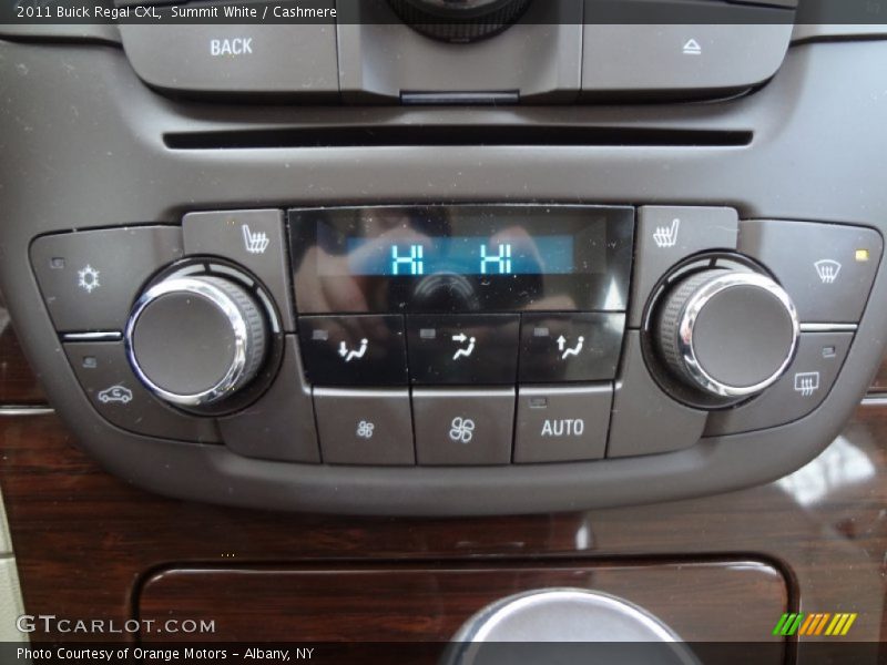 Summit White / Cashmere 2011 Buick Regal CXL