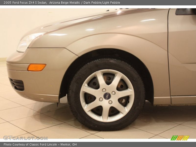 Arizona Beige Metallic / Dark Pebble/Light Pebble 2005 Ford Focus ZX4 S Sedan