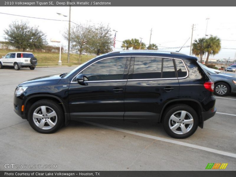 Deep Black Metallic / Sandstone 2010 Volkswagen Tiguan SE