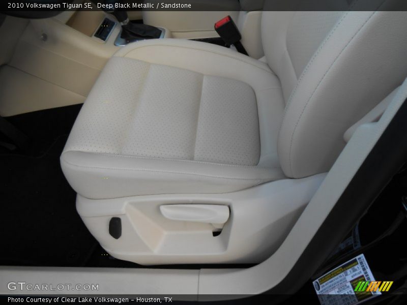 Deep Black Metallic / Sandstone 2010 Volkswagen Tiguan SE