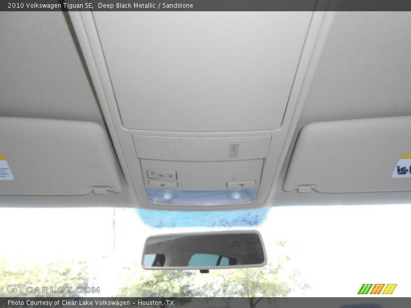 Deep Black Metallic / Sandstone 2010 Volkswagen Tiguan SE