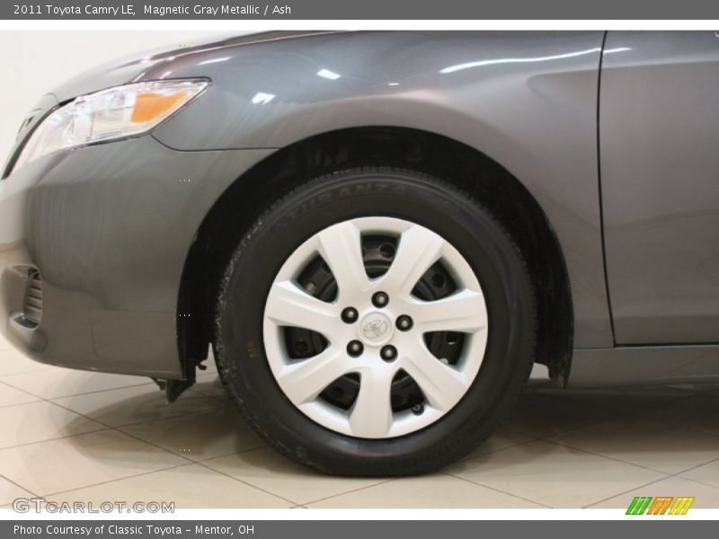 Magnetic Gray Metallic / Ash 2011 Toyota Camry LE