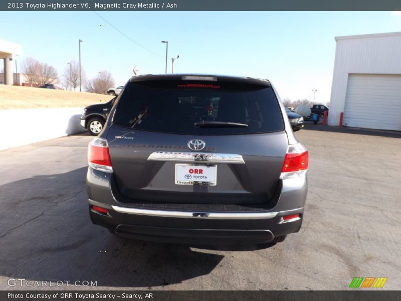 Magnetic Gray Metallic / Ash 2013 Toyota Highlander V6