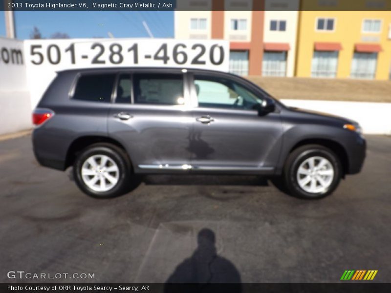 Magnetic Gray Metallic / Ash 2013 Toyota Highlander V6