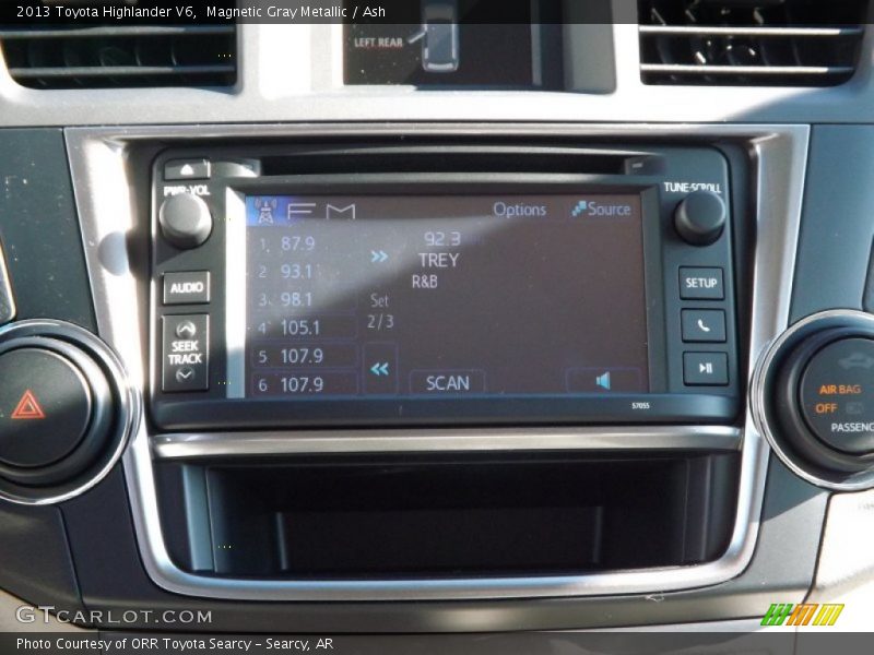 Magnetic Gray Metallic / Ash 2013 Toyota Highlander V6