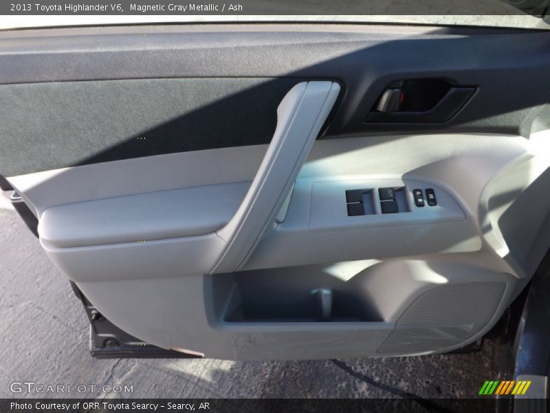 Magnetic Gray Metallic / Ash 2013 Toyota Highlander V6