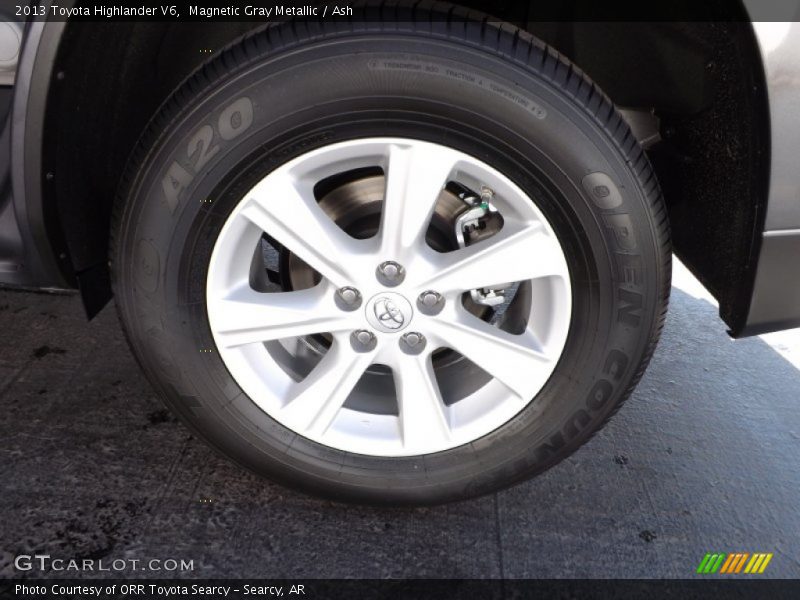 Magnetic Gray Metallic / Ash 2013 Toyota Highlander V6