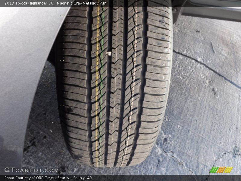 Magnetic Gray Metallic / Ash 2013 Toyota Highlander V6
