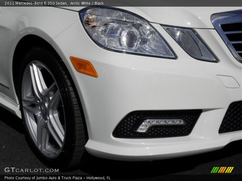 Arctic White / Black 2011 Mercedes-Benz E 350 Sedan