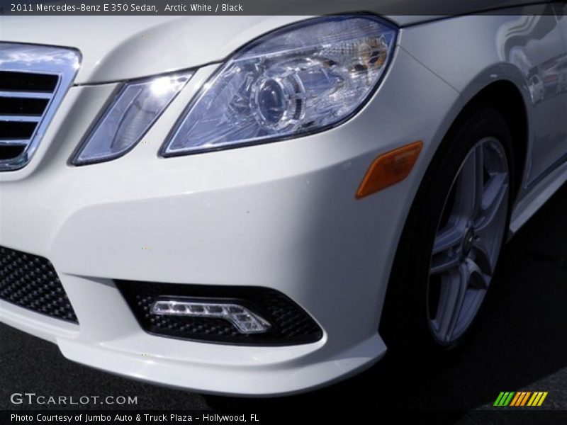 Arctic White / Black 2011 Mercedes-Benz E 350 Sedan