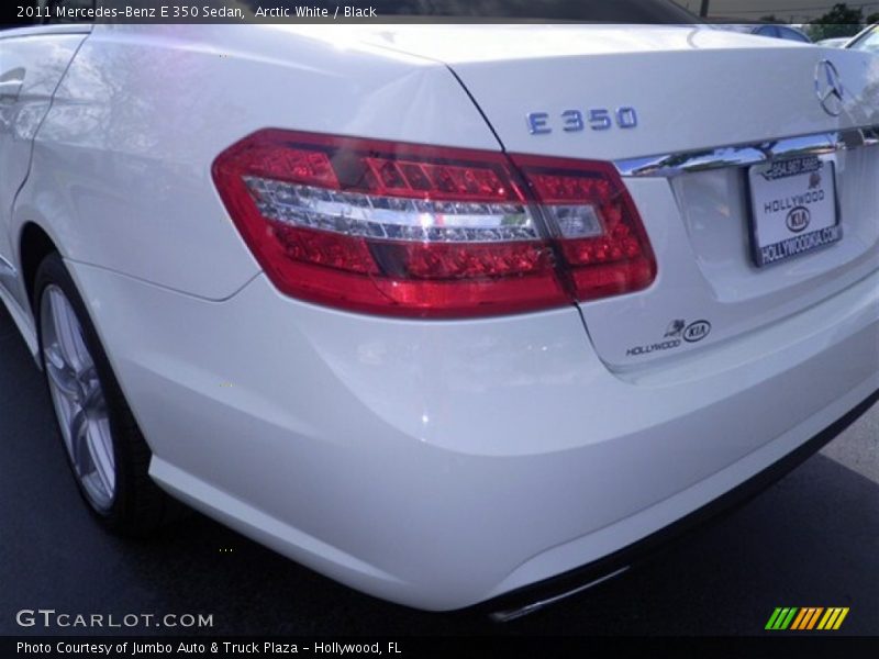 Arctic White / Black 2011 Mercedes-Benz E 350 Sedan