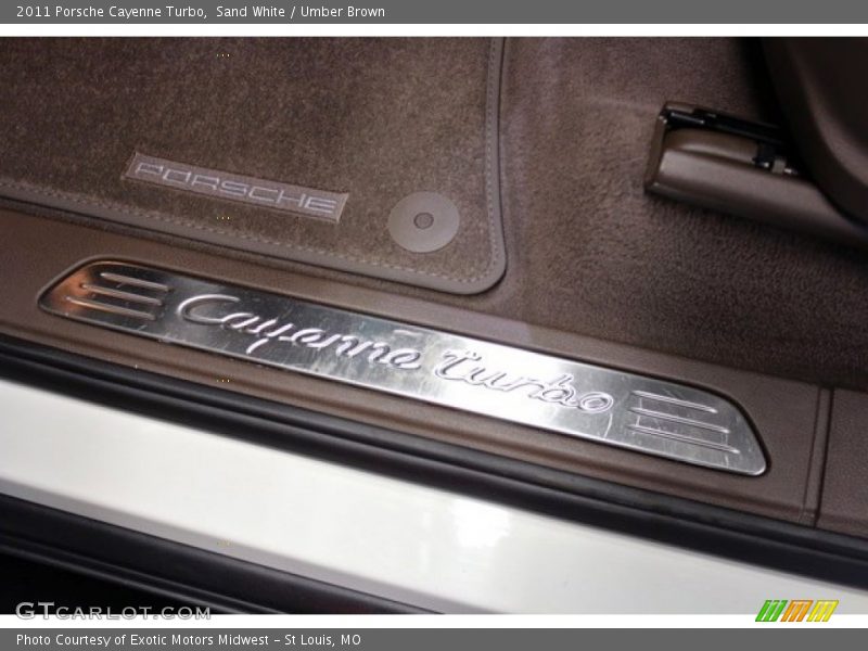 Sand White / Umber Brown 2011 Porsche Cayenne Turbo