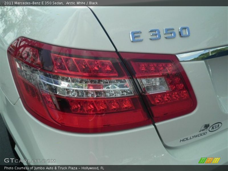 Arctic White / Black 2011 Mercedes-Benz E 350 Sedan