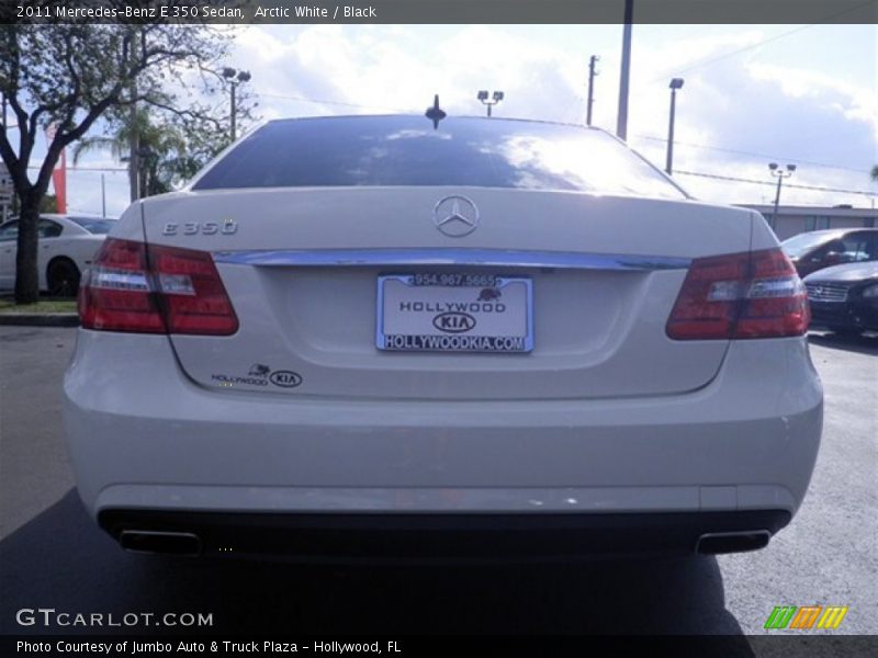 Arctic White / Black 2011 Mercedes-Benz E 350 Sedan