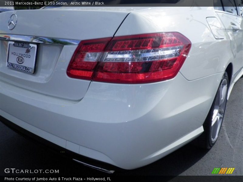 Arctic White / Black 2011 Mercedes-Benz E 350 Sedan