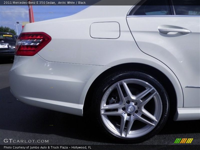 Arctic White / Black 2011 Mercedes-Benz E 350 Sedan