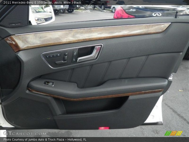 Arctic White / Black 2011 Mercedes-Benz E 350 Sedan