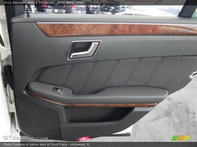 Arctic White / Black 2011 Mercedes-Benz E 350 Sedan